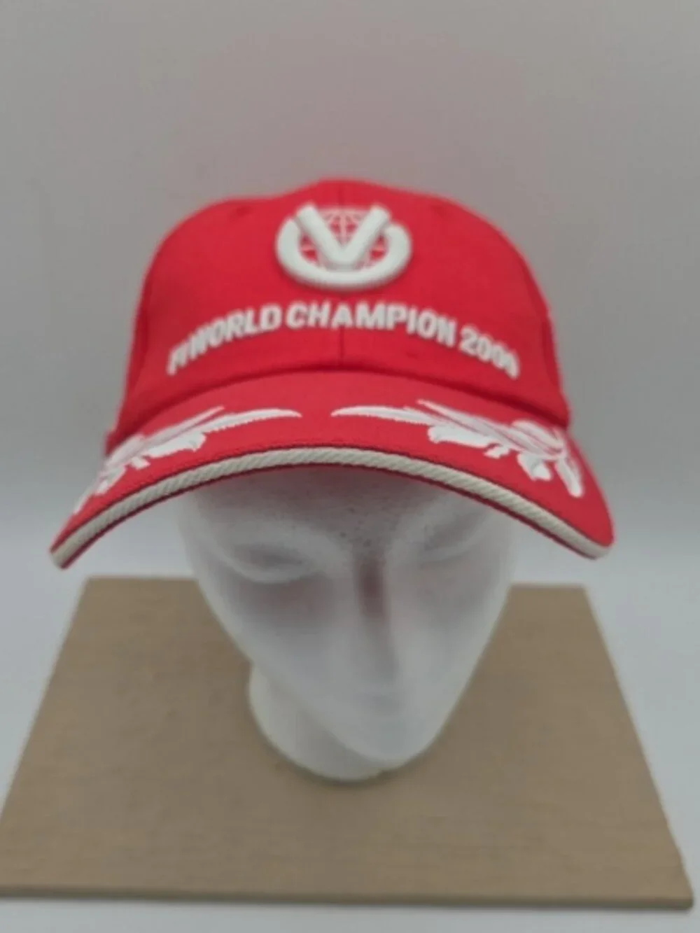 Michael Schumacher F1 World Champion 2000 Cap NWT Red Laurel OS Hat - Picture 2 of 7